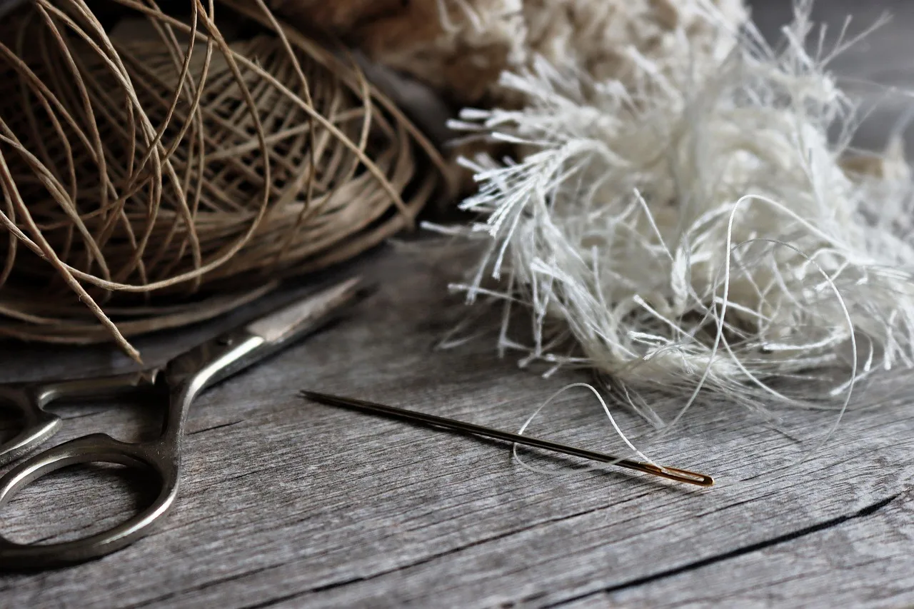 needle, scissors, sewing, string, cord, rustic, handmade, crafts, weathered wood, vintage, old, hobby, twine, hemp, homestead, supplies, jute, antique, nostalgia. Reviewing antique sewing tools worth knowing: strengths, gaps and a verdict