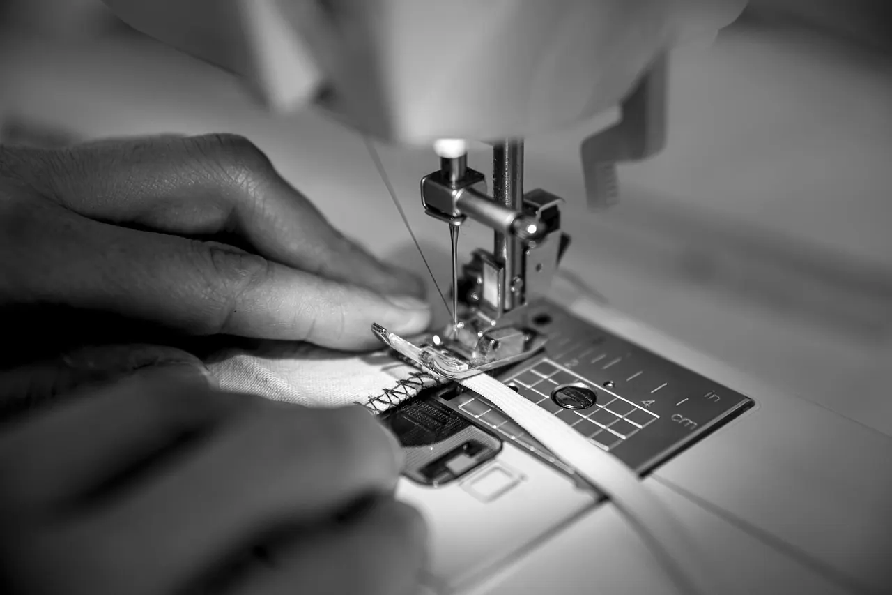 sewing, to sew, needle, crafts, thread, textile, seamstress, fabric, hand, colorful, hobby, leisure, diy, creativity, creative, artisan, detail, close up, manual, fingers, work, se. Intake, repair, test: the three counters a sewing repair business needs