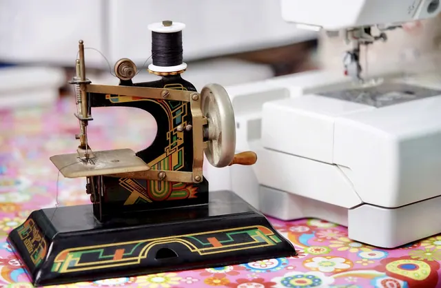 hobby, vintage, sew, child, girl, sewing machine, children's sewing machine, old, children, toy, antiquity, handwork, sewing machine, sewing machine, sewing machine, sewing machine