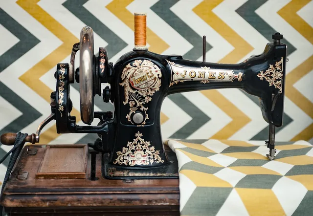 sewing, machine, technology, vintage, old, things, steel, wooden, yarn, cloth, cotton. Beginner project: safe choices for sewing machine materials