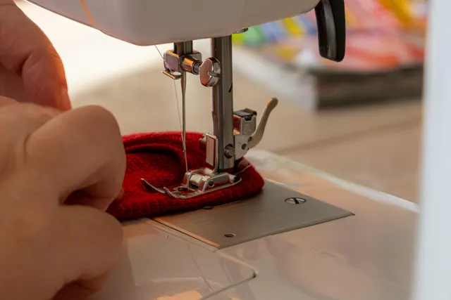 sew, handwork, sewing machine, needle, craft, material, thread, close up, sewing machine, sewing machine, sewing machine, sewing machine, sewing machine. Beginner sewing machine restoration: what to buy, and what to skip