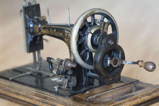 sewing machine, sew, antique, flea market, old, needlework, grandmother, vintage, black, decoration, iron, sewing machine, sewing machine, sewing machine, sewing machine, sewing ma